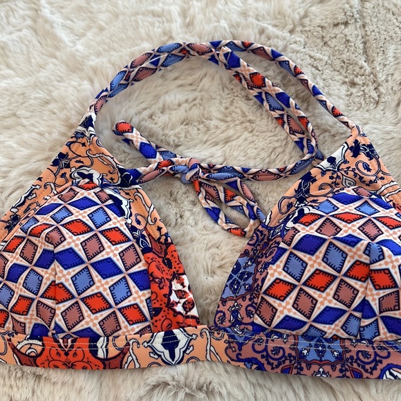 Daisy Fuentes Keyhole Bikini Bottom Pieced Fixed Tri-Bra Bikini Set 6 - Picture 8 of 13